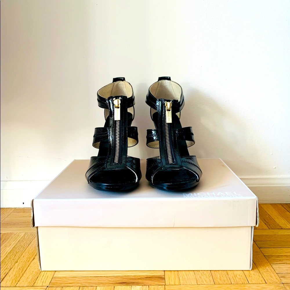 NWT Michael Kors Berkeley T Strap Patent Leather Heels